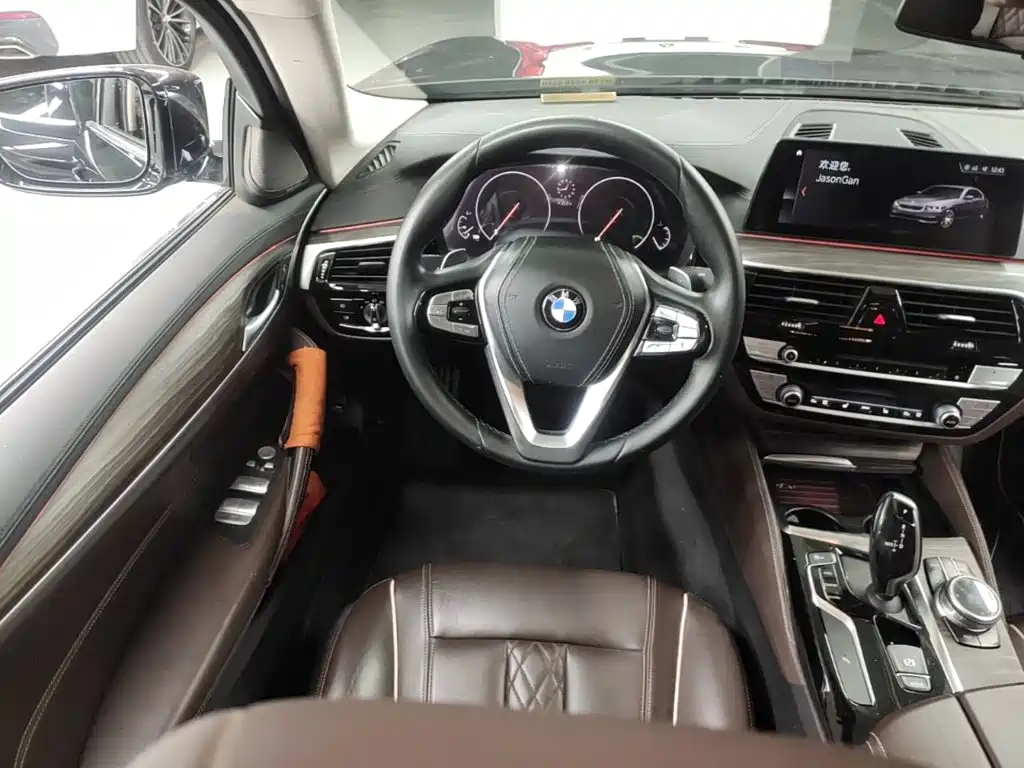 BMW 5 Series — фото 17