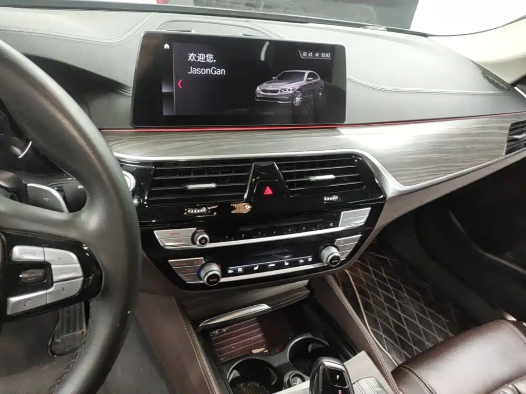 BMW 5 Series — фото 20