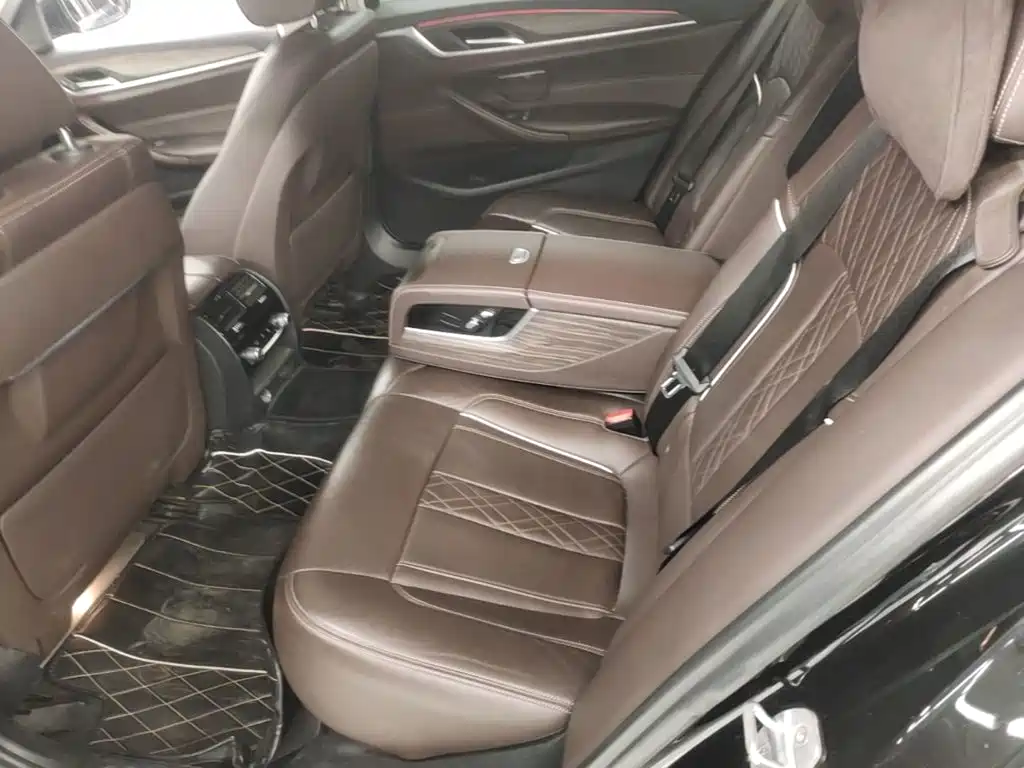 BMW 5 Series — фото 24