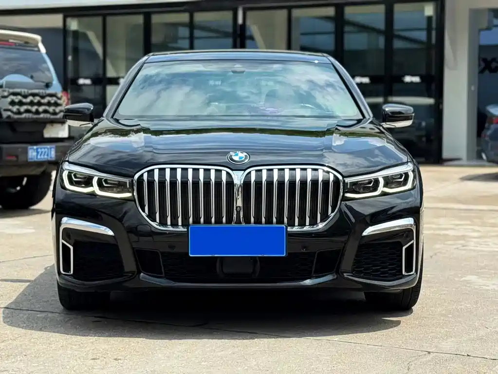 BMW 7 Series — фото 2