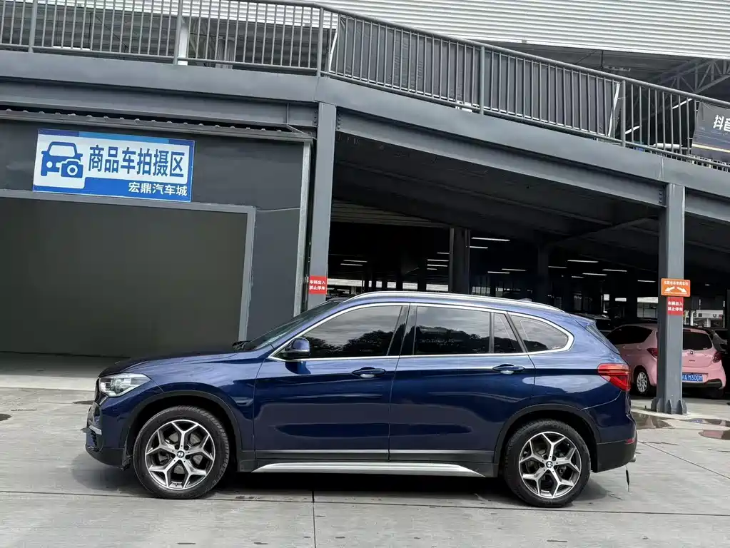 BMW X1 — фото 9
