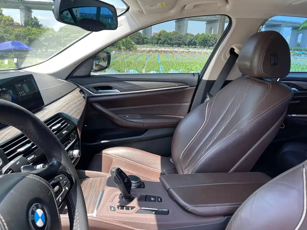 BMW 5 Series — фото 19