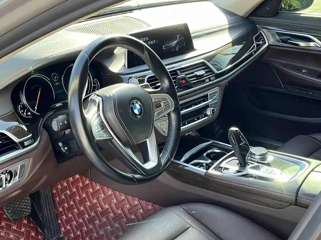 BMW 7 Series — фото 4