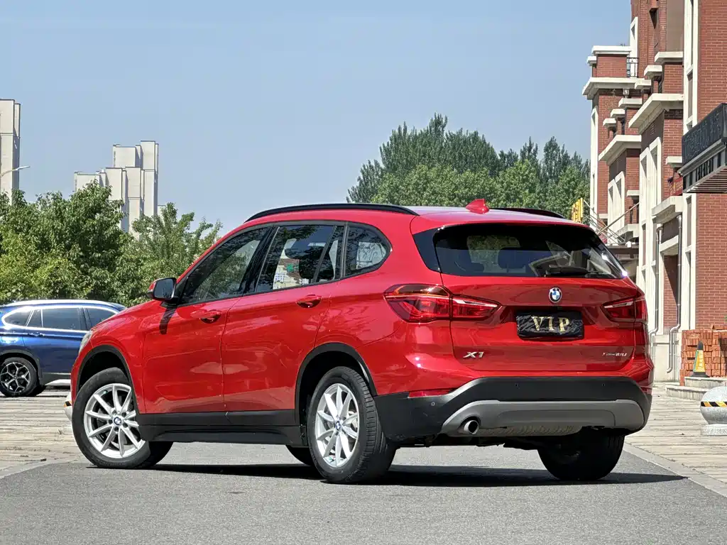 BMW X1 — фото 5
