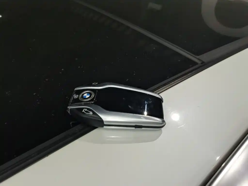 BMW X3 — фото 9