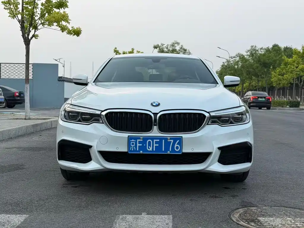 BMW 5 Series — фото 2