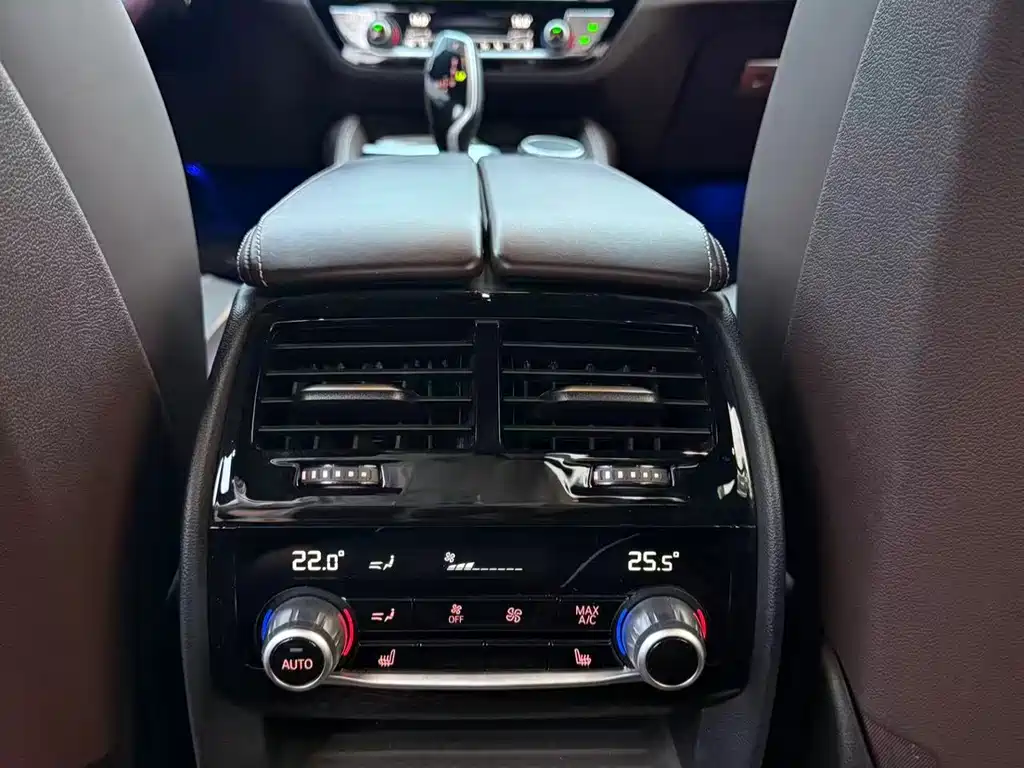 BMW 5 Series — фото 10