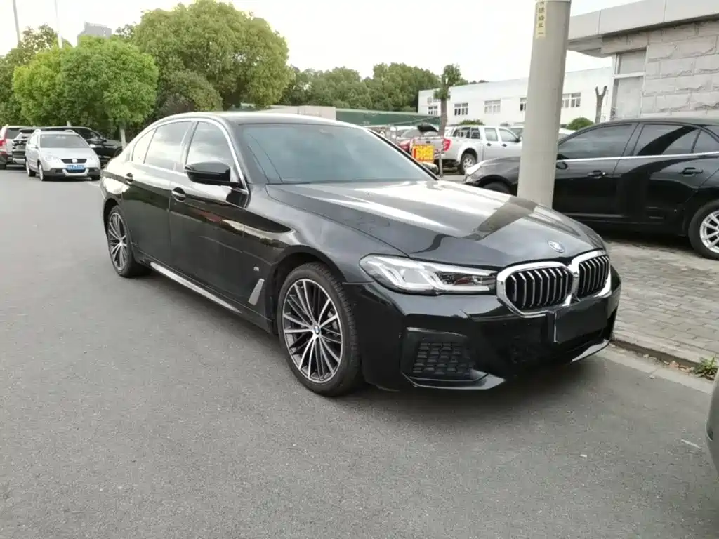 BMW 5 Series — фото 4