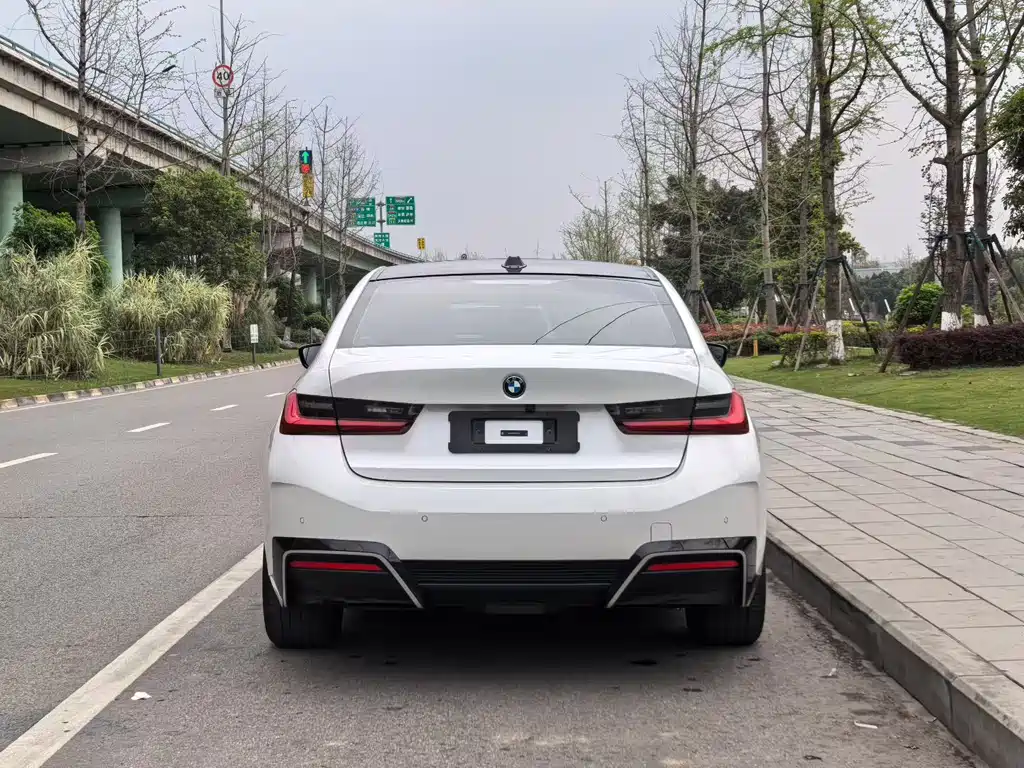 BMW i3 — фото 8