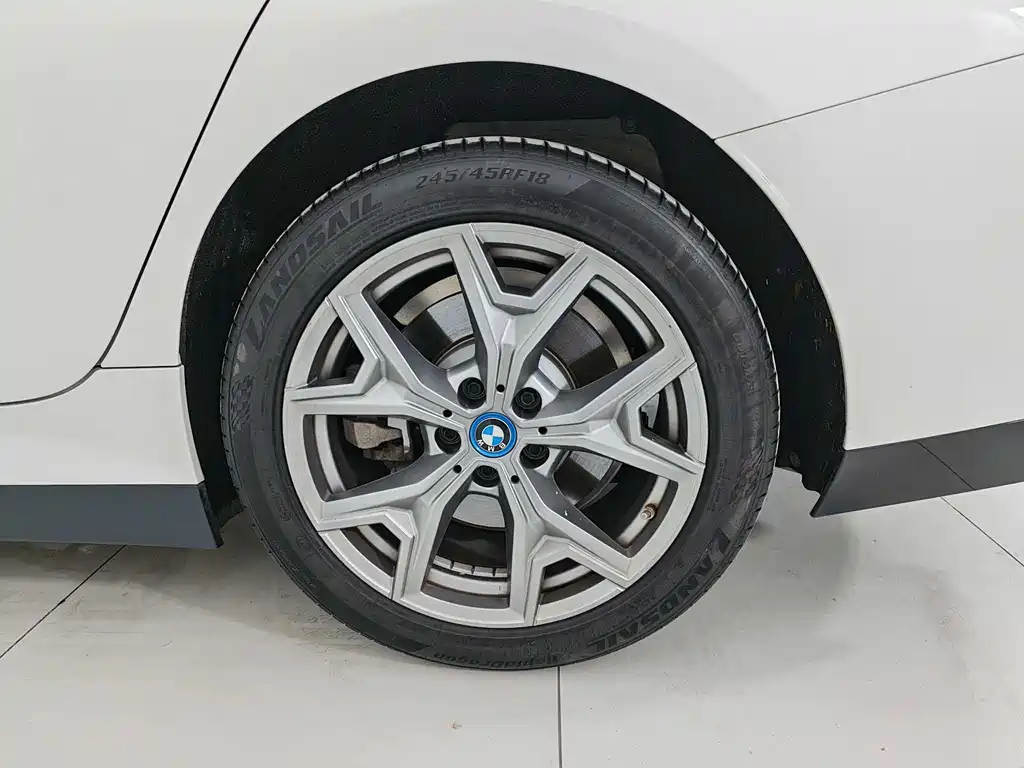 BMW i3 — фото 18