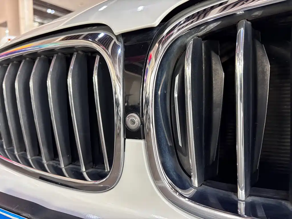 BMW 5 Series — фото 17