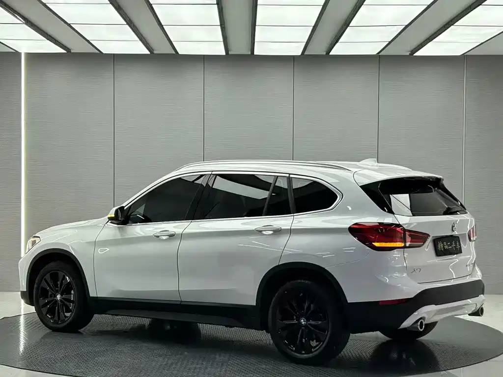 BMW X1 — фото 4