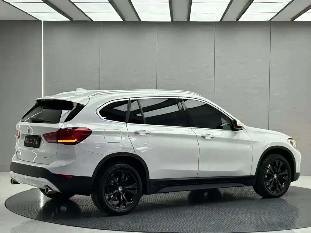 BMW X1 — фото 6