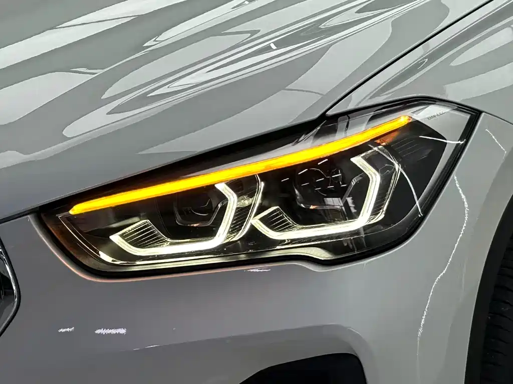 BMW X1 — фото 8