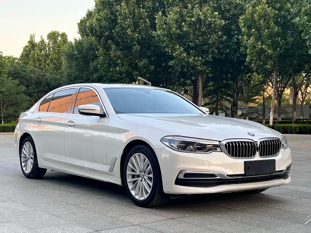 BMW 5 Series — фото 3