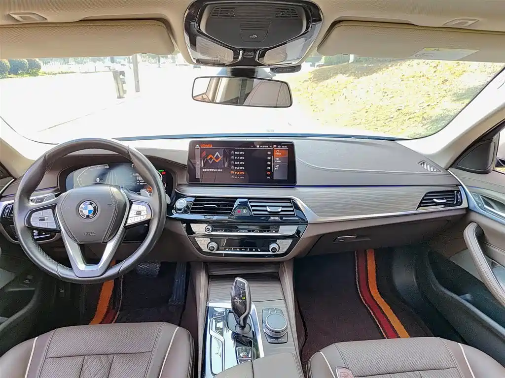 BMW 5 Series — фото 10