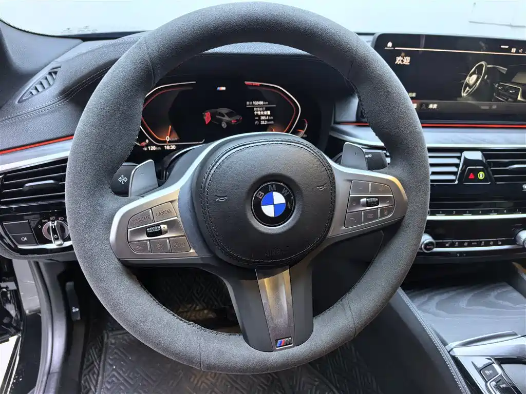 BMW 5 Series — фото 13