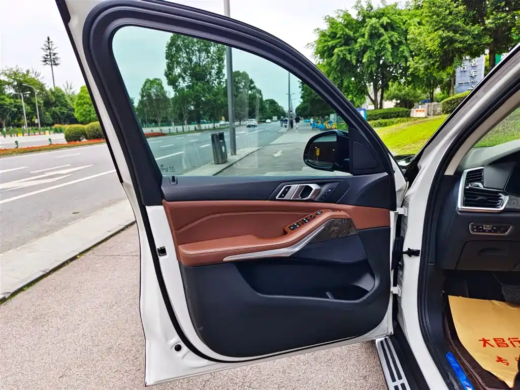BMW X5 (Import) — фото 6