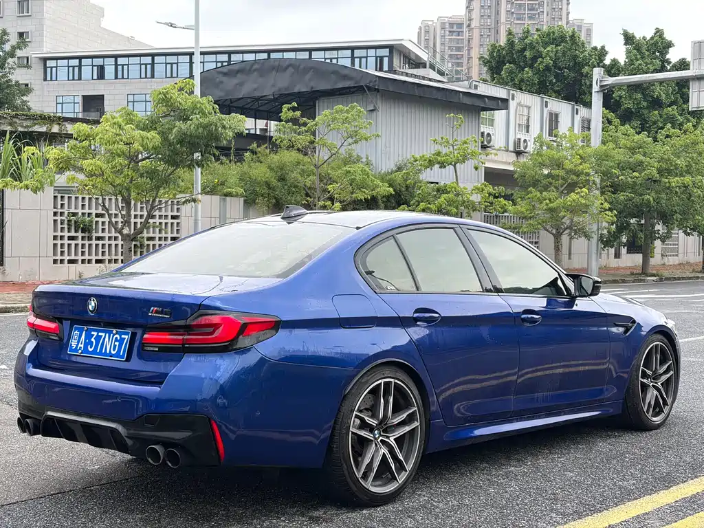 BMW M5 — фото 4