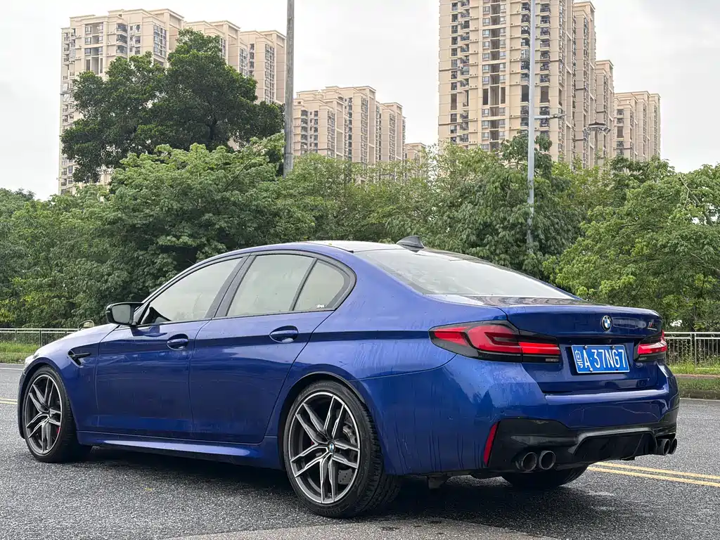 BMW M5 — фото 6