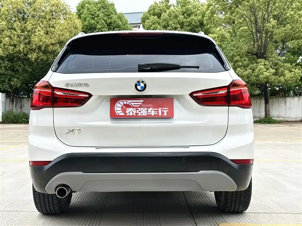 BMW X1 — фото 5