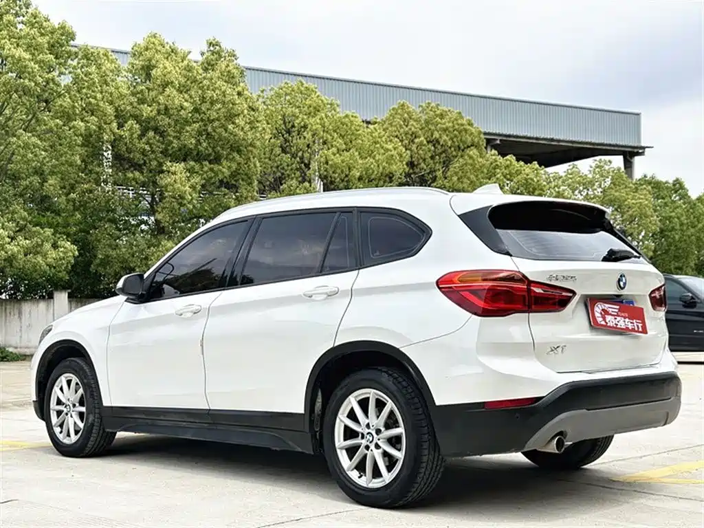 BMW X1 — фото 6