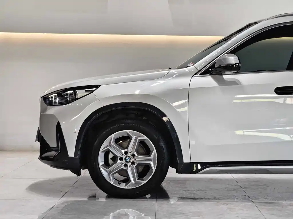 BMW X1 — фото 8