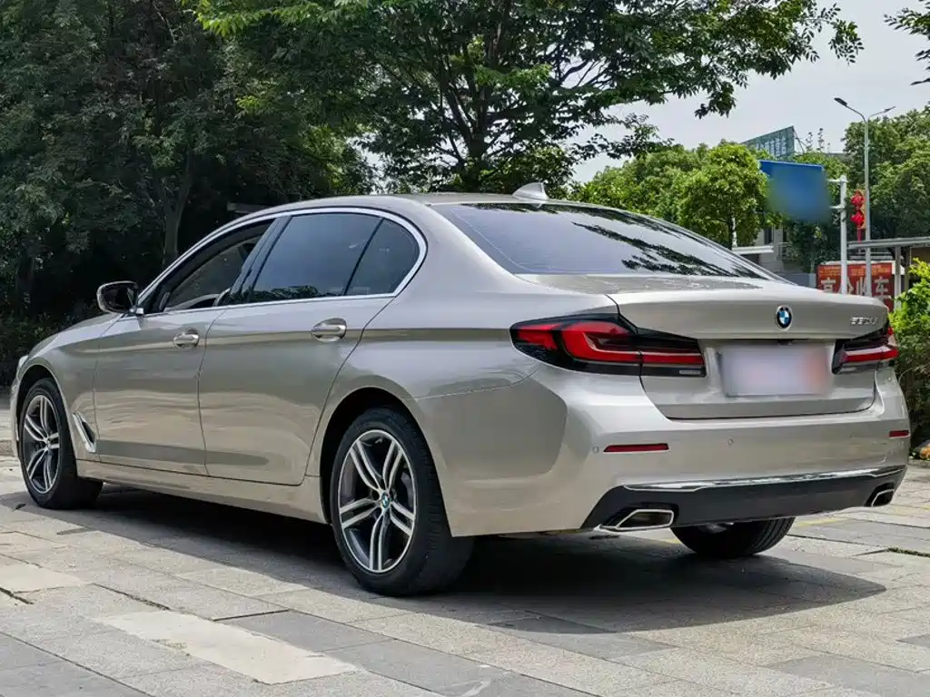 BMW 5 Series — фото 4