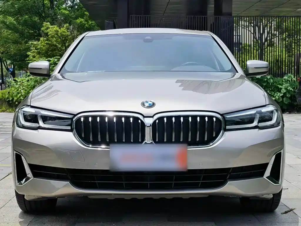 BMW 5 Series — фото 6