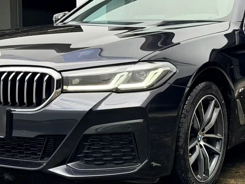 BMW 5 Series — фото 10