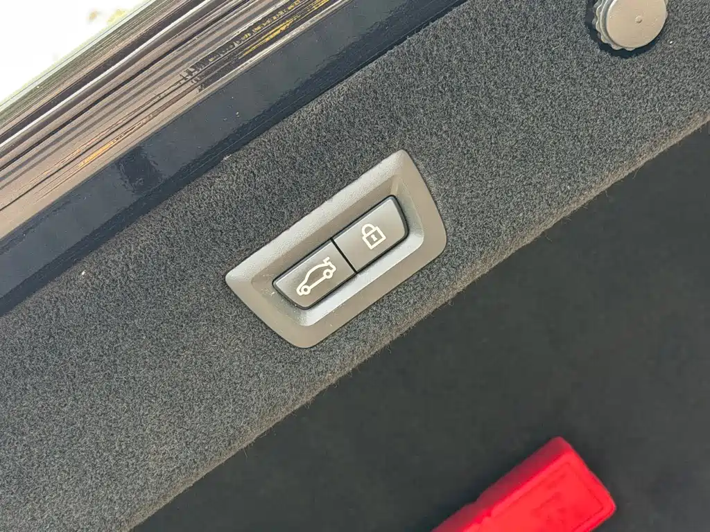 BMW 7 Series — фото 18