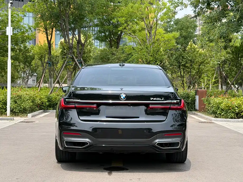BMW 7 Series — фото 5