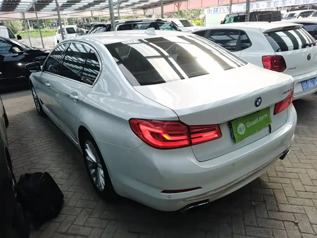 BMW 5 Series — фото 23