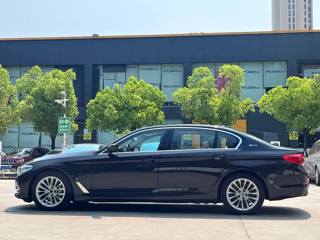 BMW 5 Series New Energy — фото 8