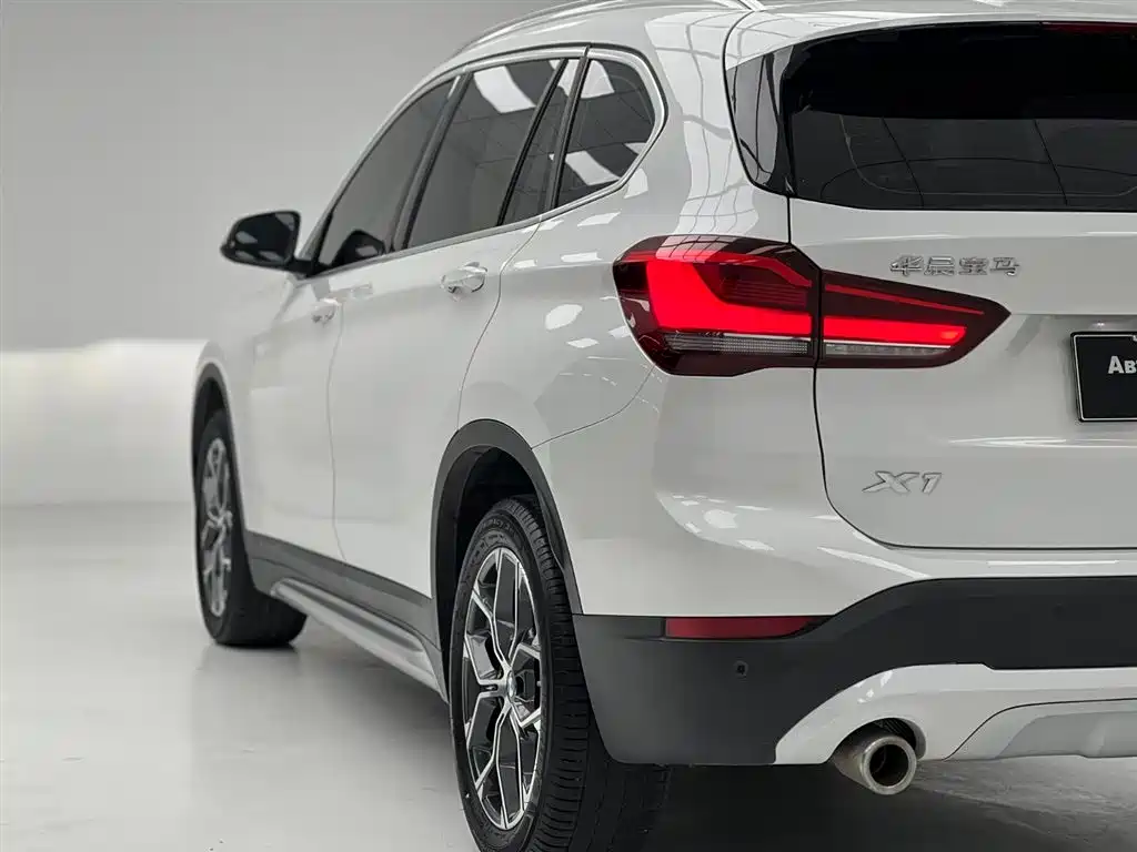 BMW X1 — фото 7