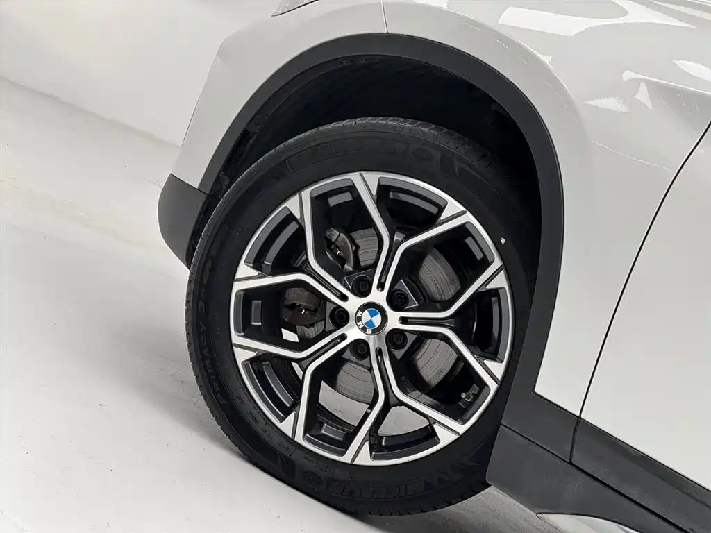 BMW X1 — фото 9
