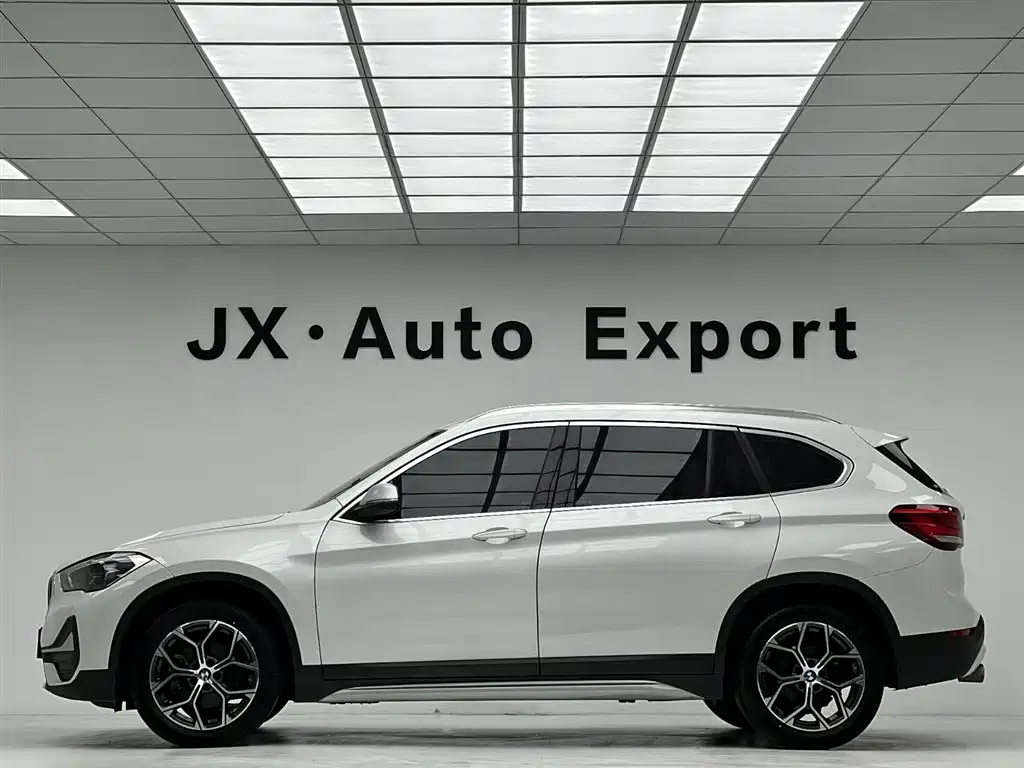 BMW X1 — фото 10