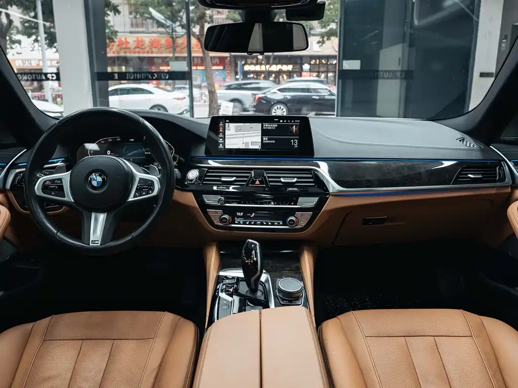 BMW 5 Series — фото 14