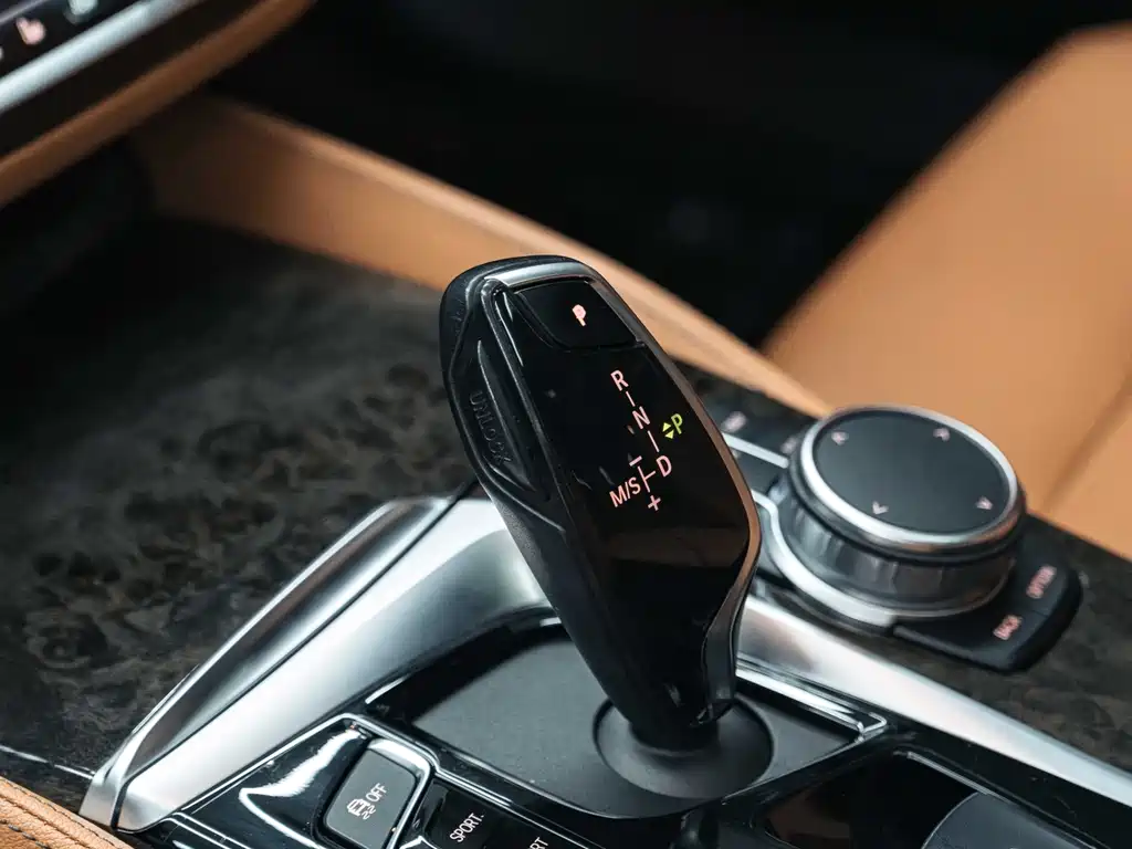 BMW 5 Series — фото 17