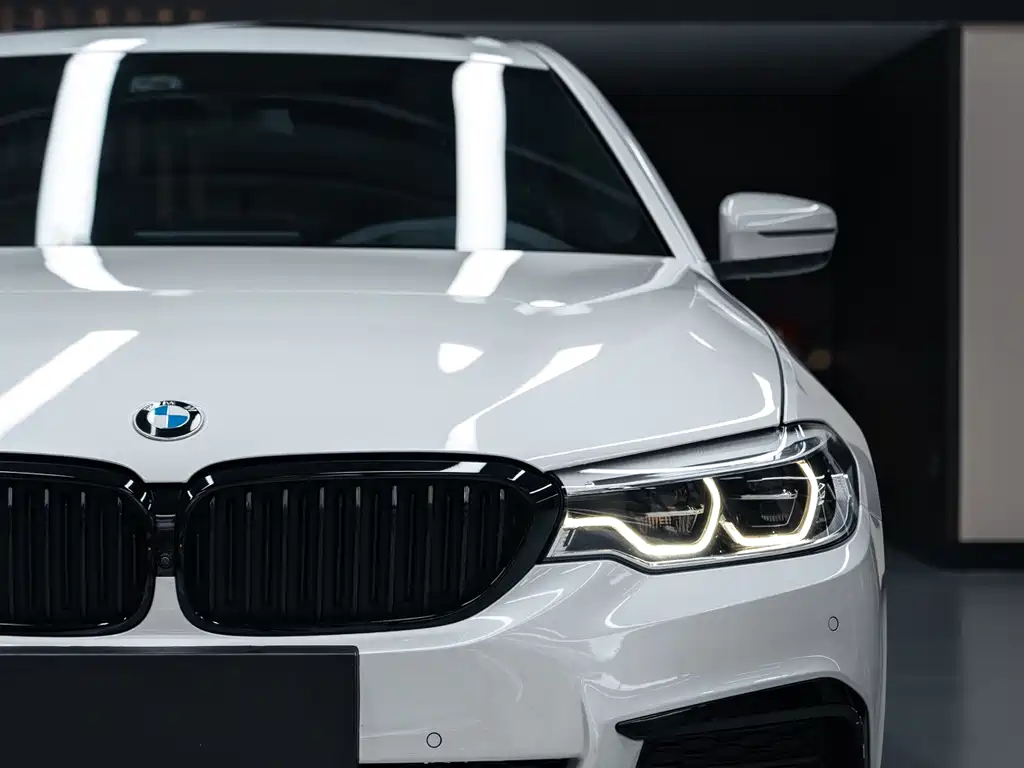 BMW 5 Series — фото 5