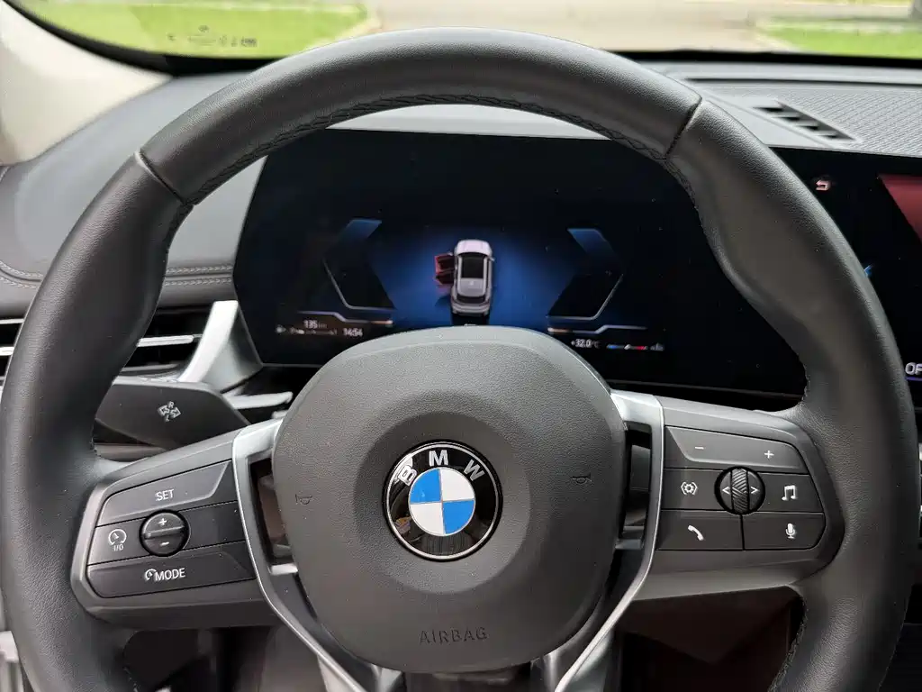 BMW X1 — фото 10