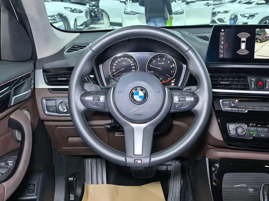 BMW X1 — фото 11
