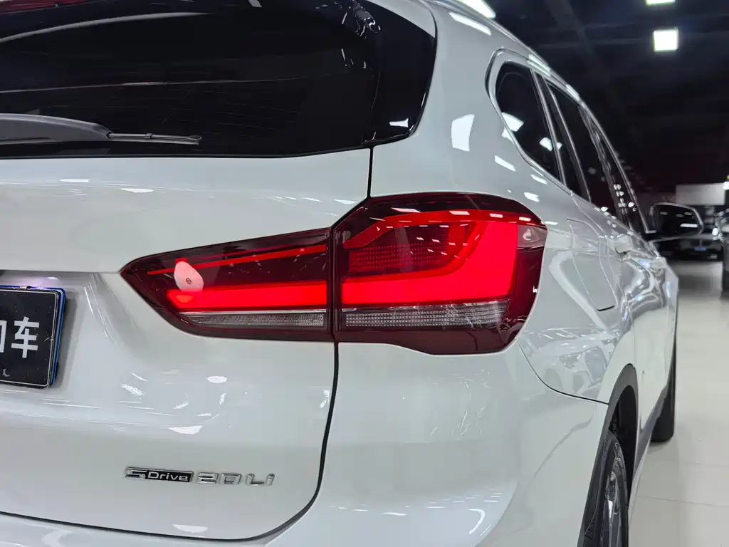 BMW X1 — фото 5