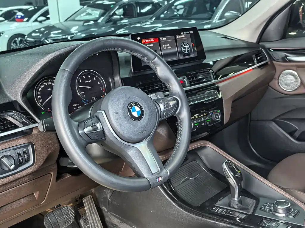 BMW X1 — фото 10