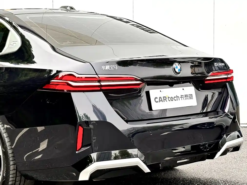 BMW 5 Series — фото 9