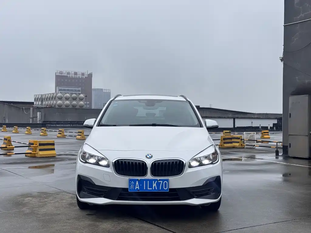 BMW 2 Series Active Tourer — фото 2