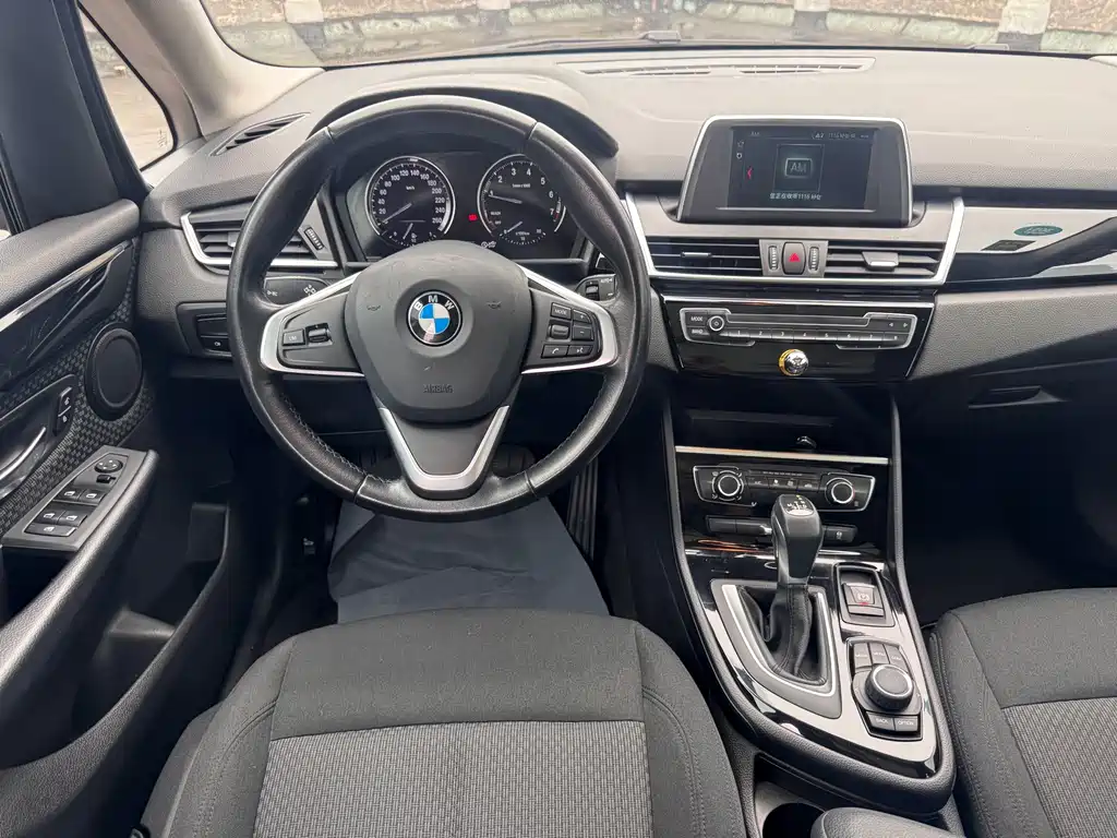 BMW 2 Series Active Tourer — фото 10