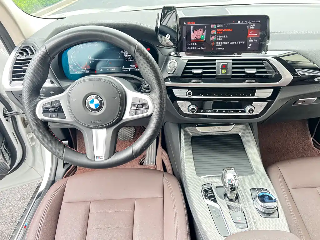 BMW X3 — фото 28
