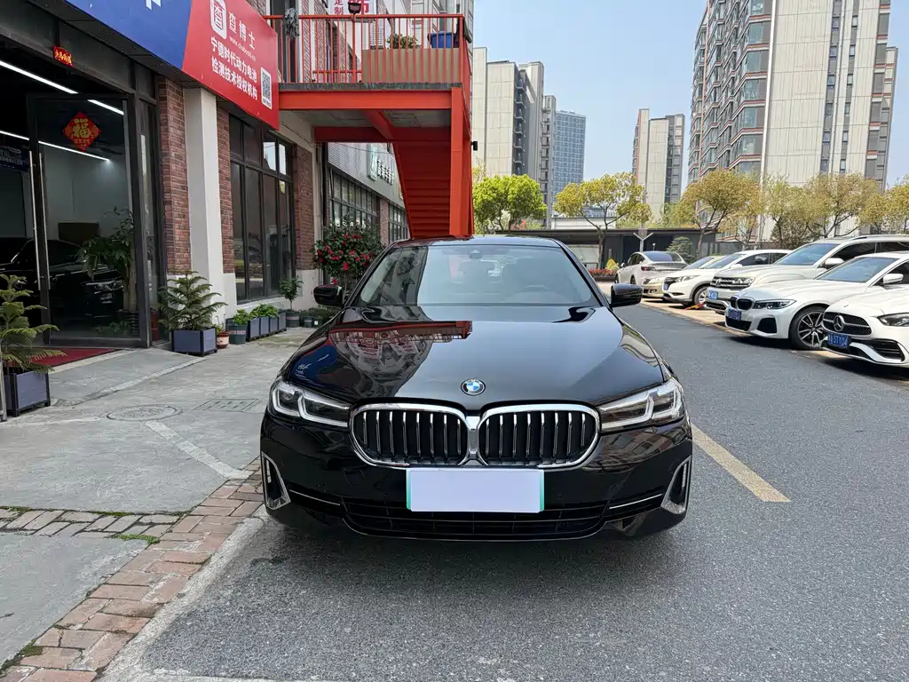 BMW 5 Series — фото 2