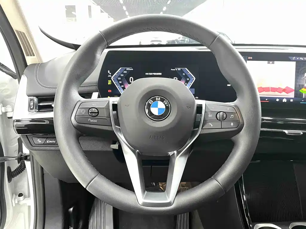 BMW X1 — фото 8